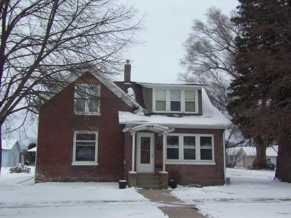 404 E Hanson Ave, Mitchell, SD 57301