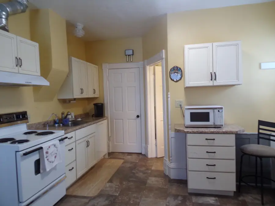 404 E Hanson Ave, Mitchell, SD 57301 - Image #2