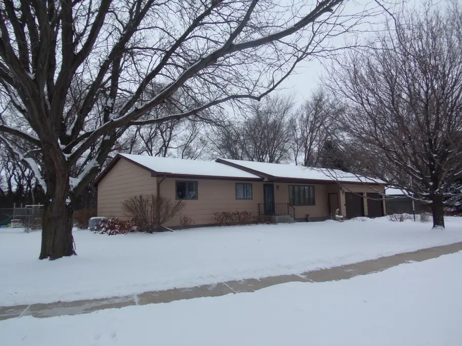 1513 Pebble Beach Rd, Mitchell, SD 57301 - Image #2