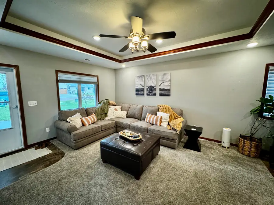 917/919 W 16th Ave, Mitchell, SD 57301 - #2