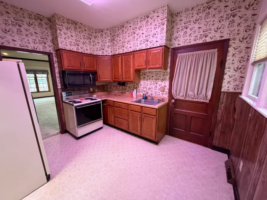 600 E Hanson Ave, Mitchell, SD 57301 - Image #3