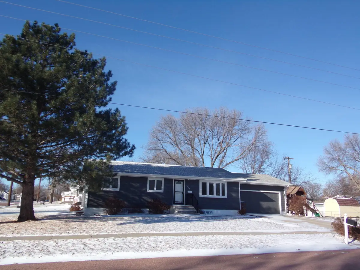 1201 N Capital St, Mitchell, SD 57301 - Image #1