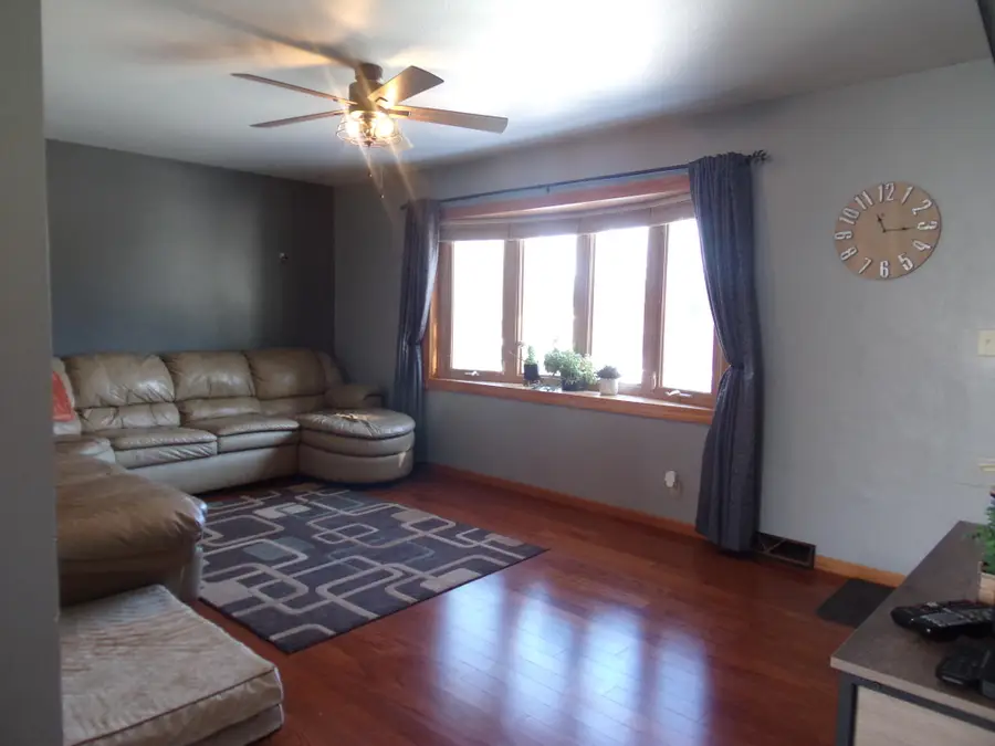 1201 N Capital St, Mitchell, SD 57301 - Image #2