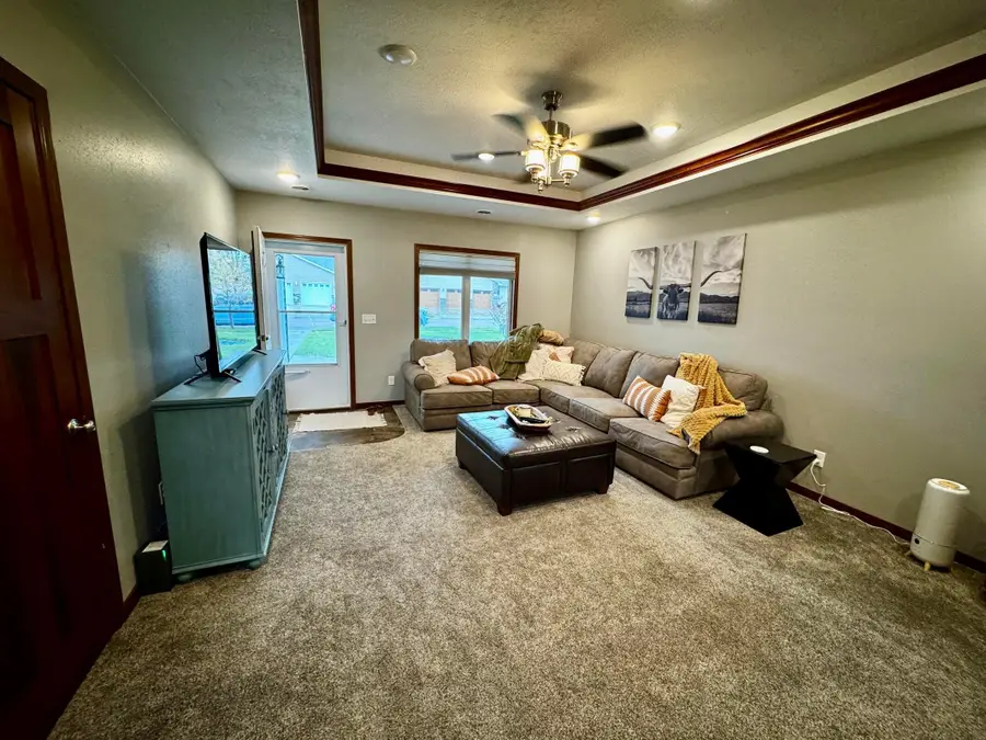 917/919 W 16th Ave, Mitchell, SD 57301 - #2