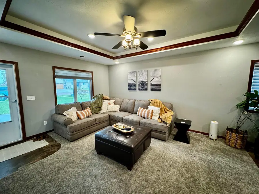 917/919 W 16th Ave, Mitchell, SD 57301 - #3