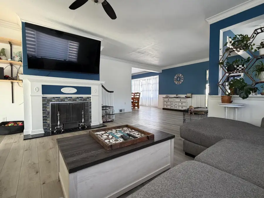 603 E 6th Ave, Mitchell, SD 57301 - #2