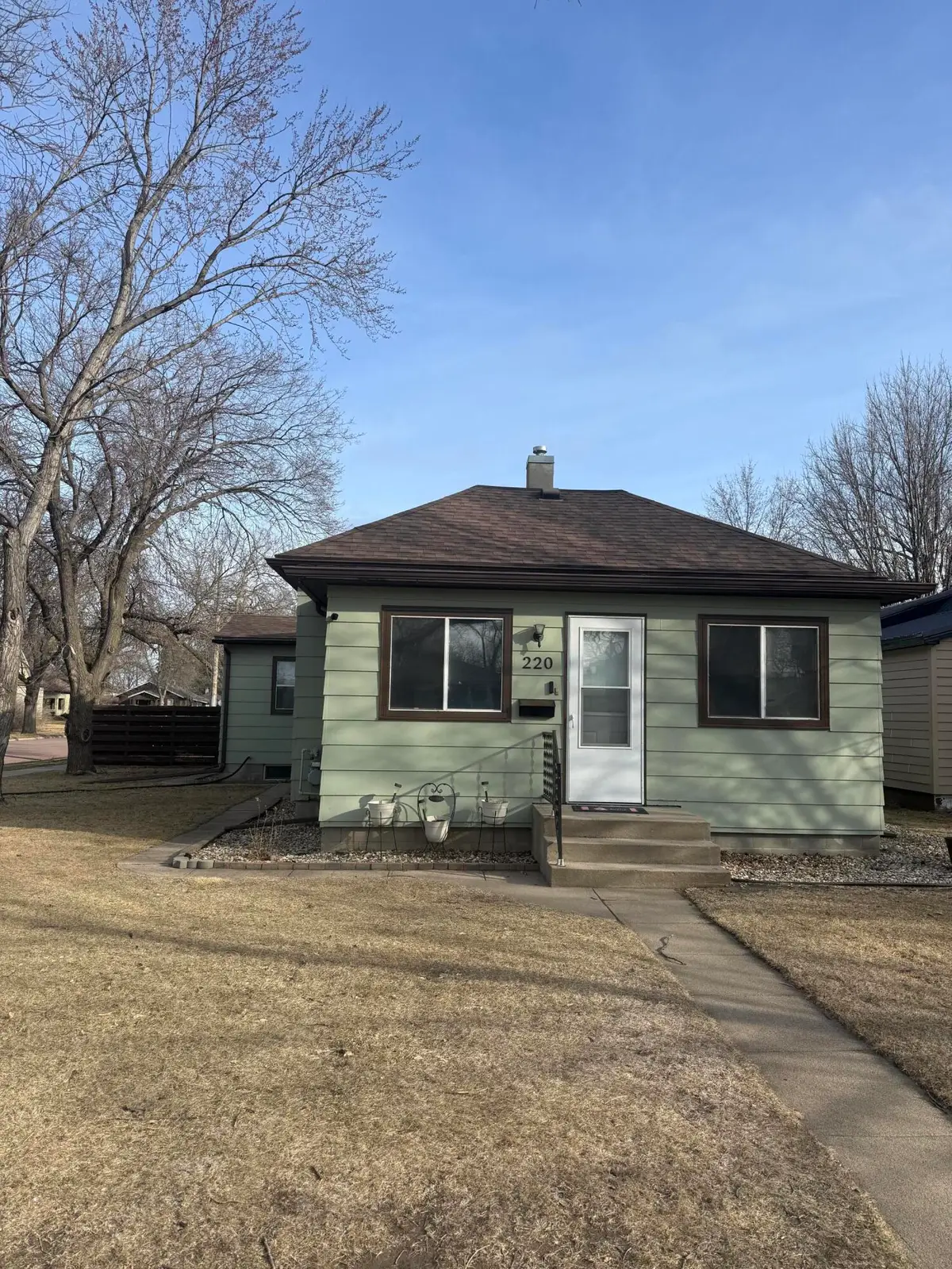 220 W 10th Ave, Mitchell, SD 57301 - #1