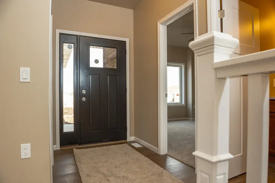 706 Opal Ln, Hartford, SD 57033 - #2