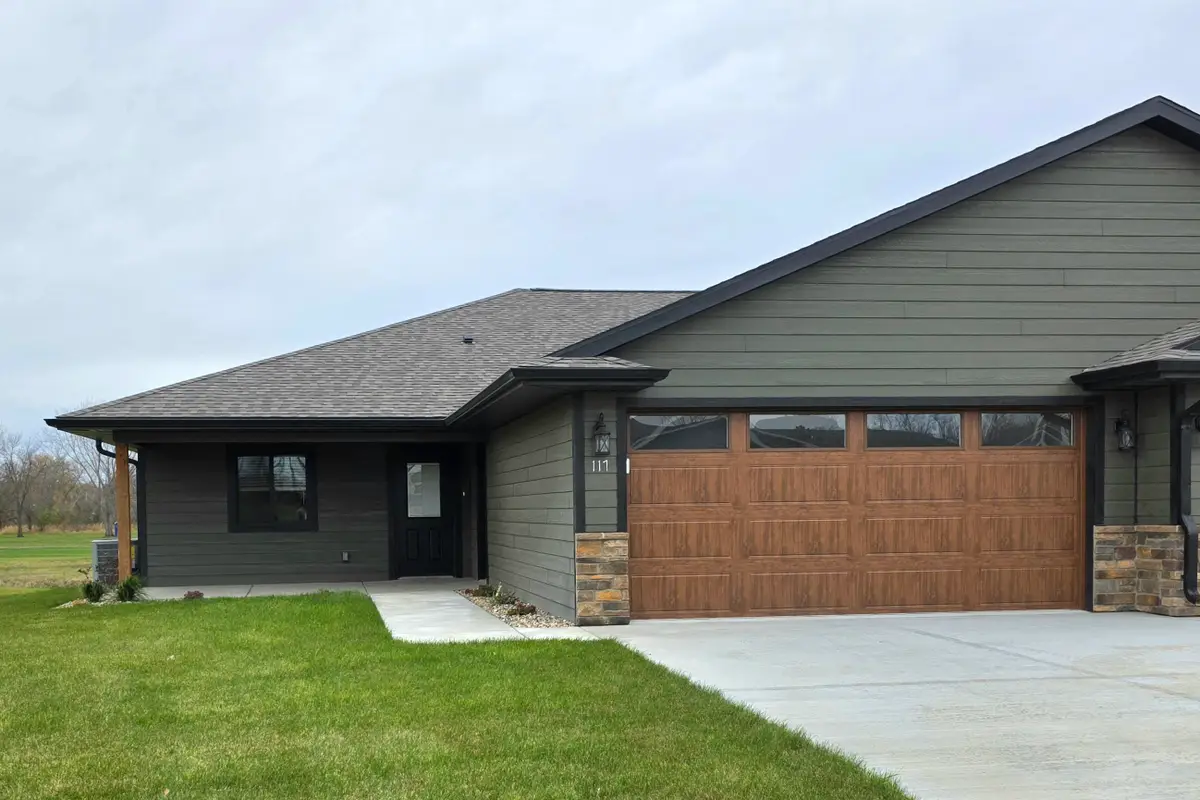 119 N Fairway St, Howard, SD 57349 - #1
