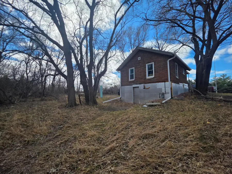 116 N Ohlman St, Mitchell, SD 57301 - #2