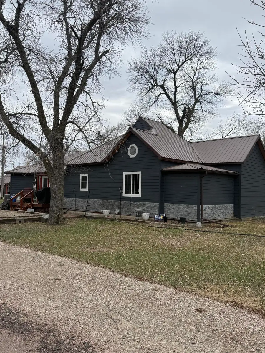 211 S 2nd Ave, Stickney, SD 57375 - #2