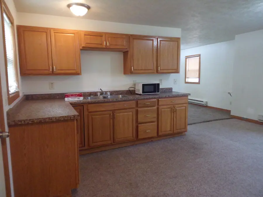 220 W 7th Ave, Mitchell, SD 57301 - #2
