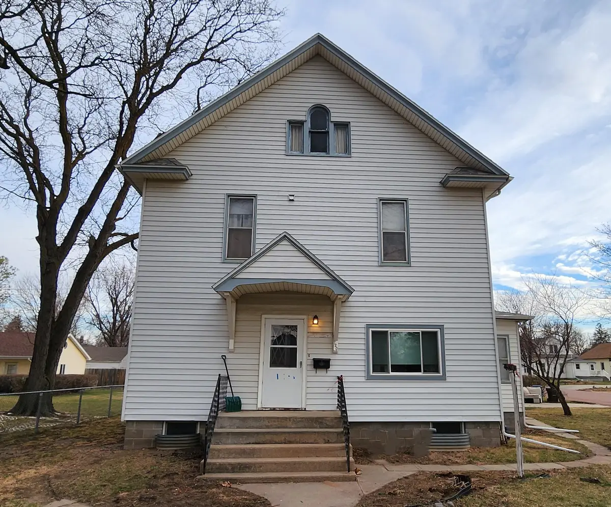 720 E 3rd Ave, Mitchell, SD 57301 - #1