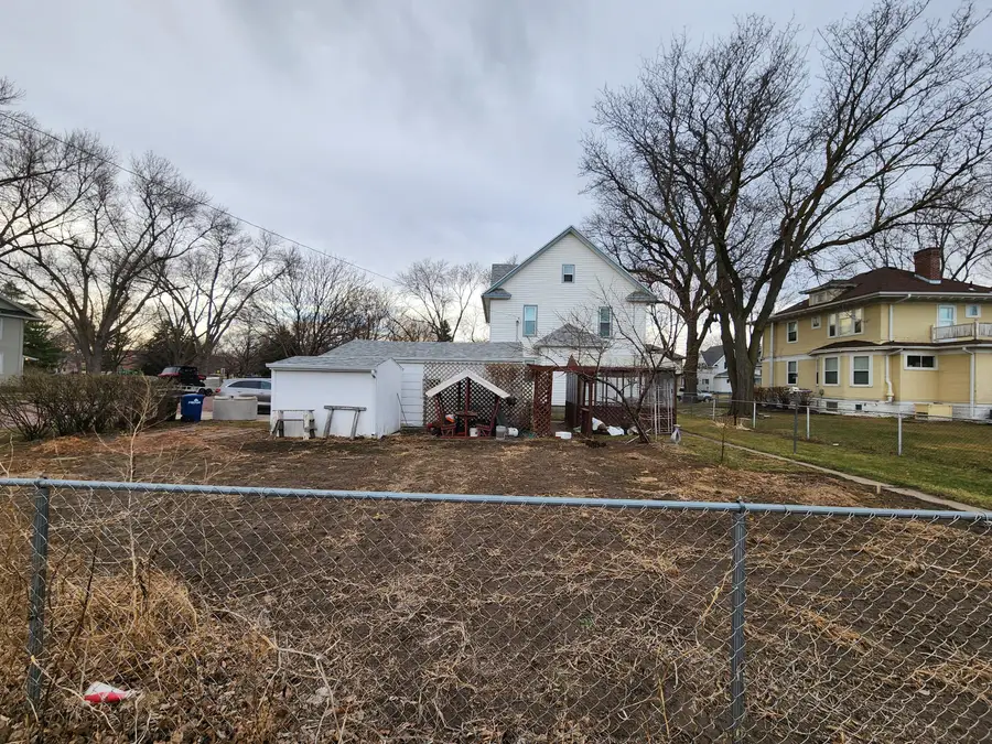 720 E 3rd Ave, Mitchell, SD 57301 - #3