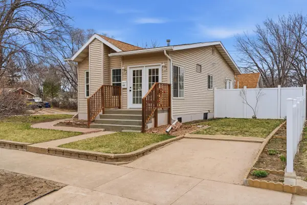 420 W 9th Ave, Mitchell, SD 57301