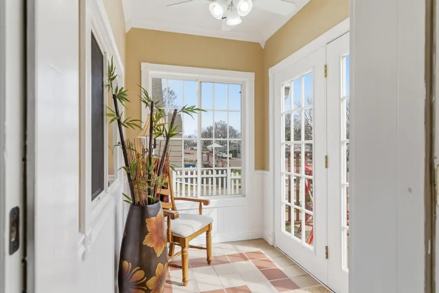 420 W 9th Ave, Mitchell, SD 57301 - #3