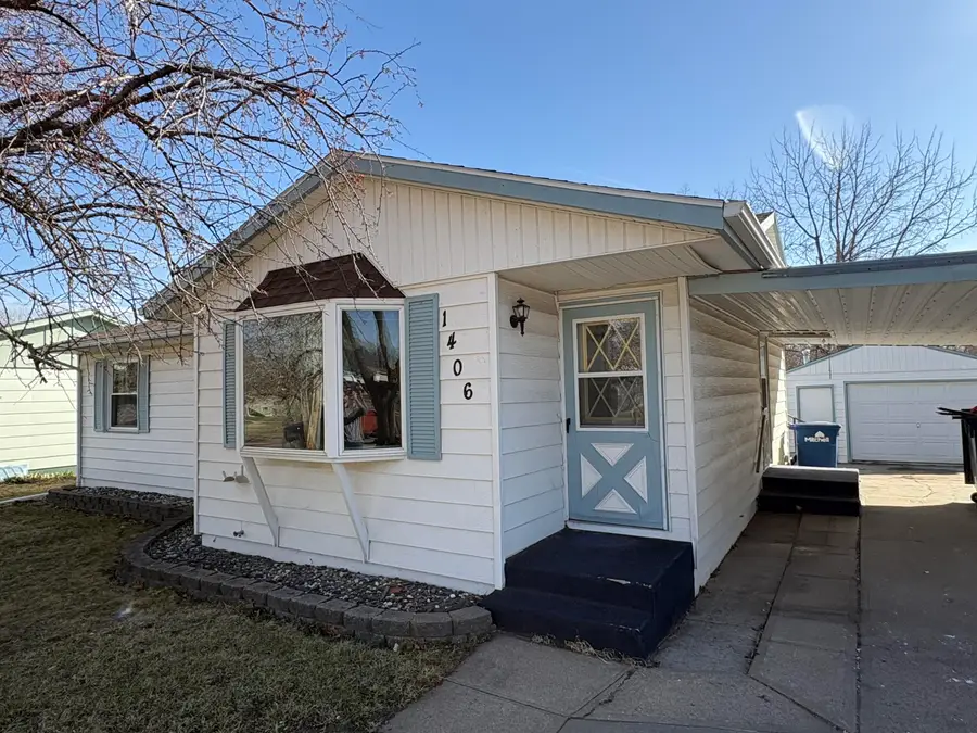 1406 N Langdon St, Mitchell, SD 57301 - #3