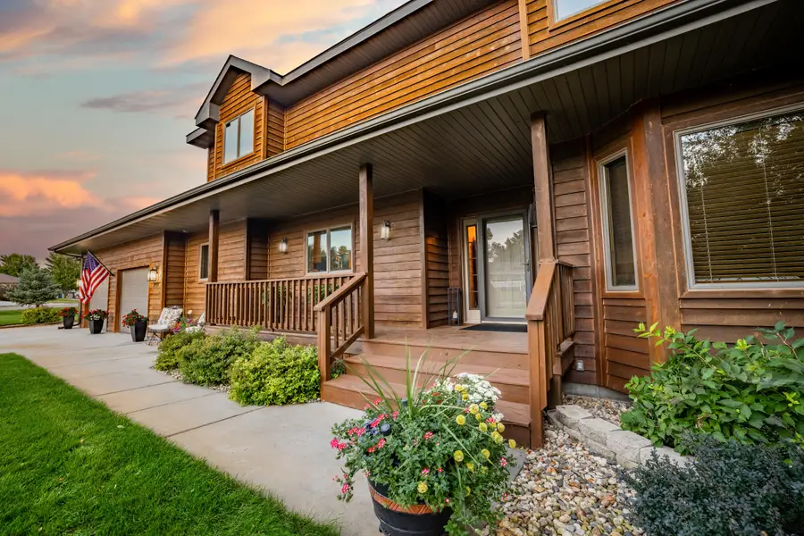 2817 Dailey Dr, Mitchell, SD 57301 - #2