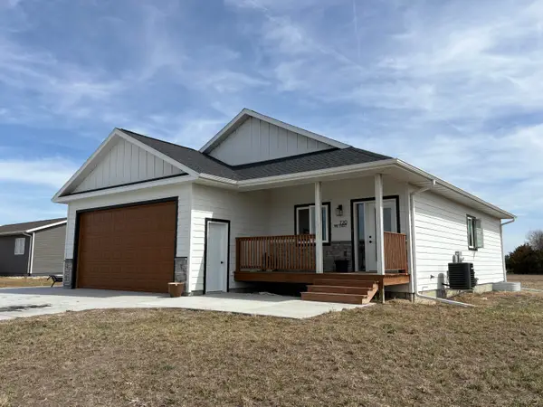 720 Pine St, Alexandria, SD 57311
