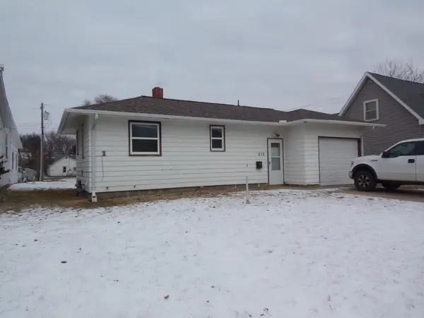 216 E 10th Ave, Mitchell, SD 57301