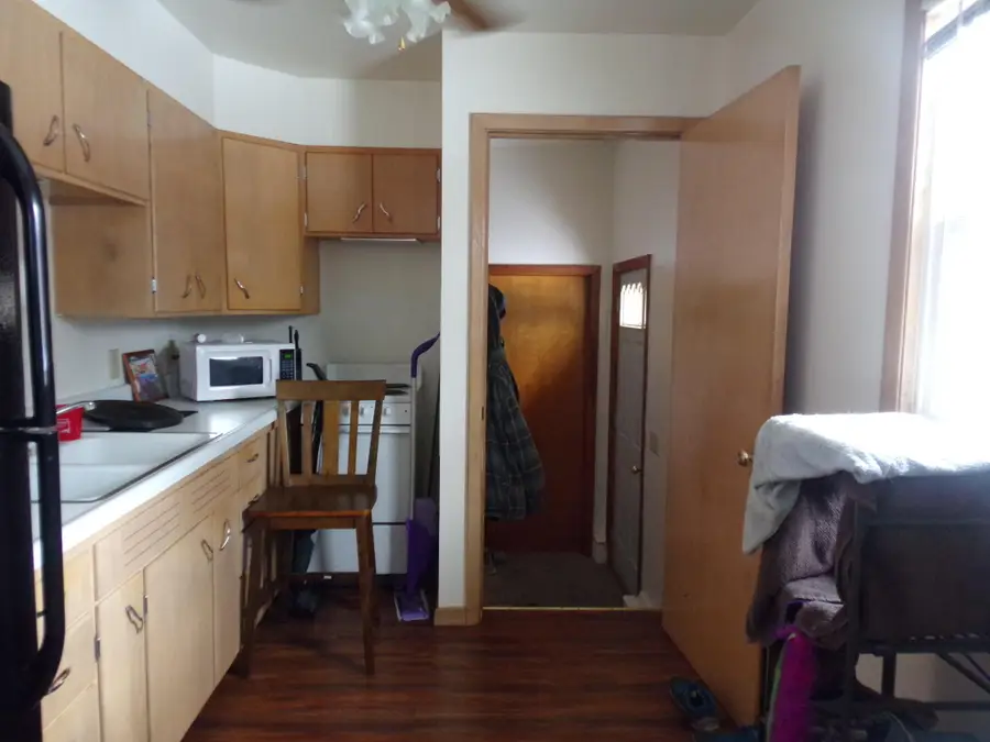 216 E 10th Ave, Mitchell, SD 57301 - #3