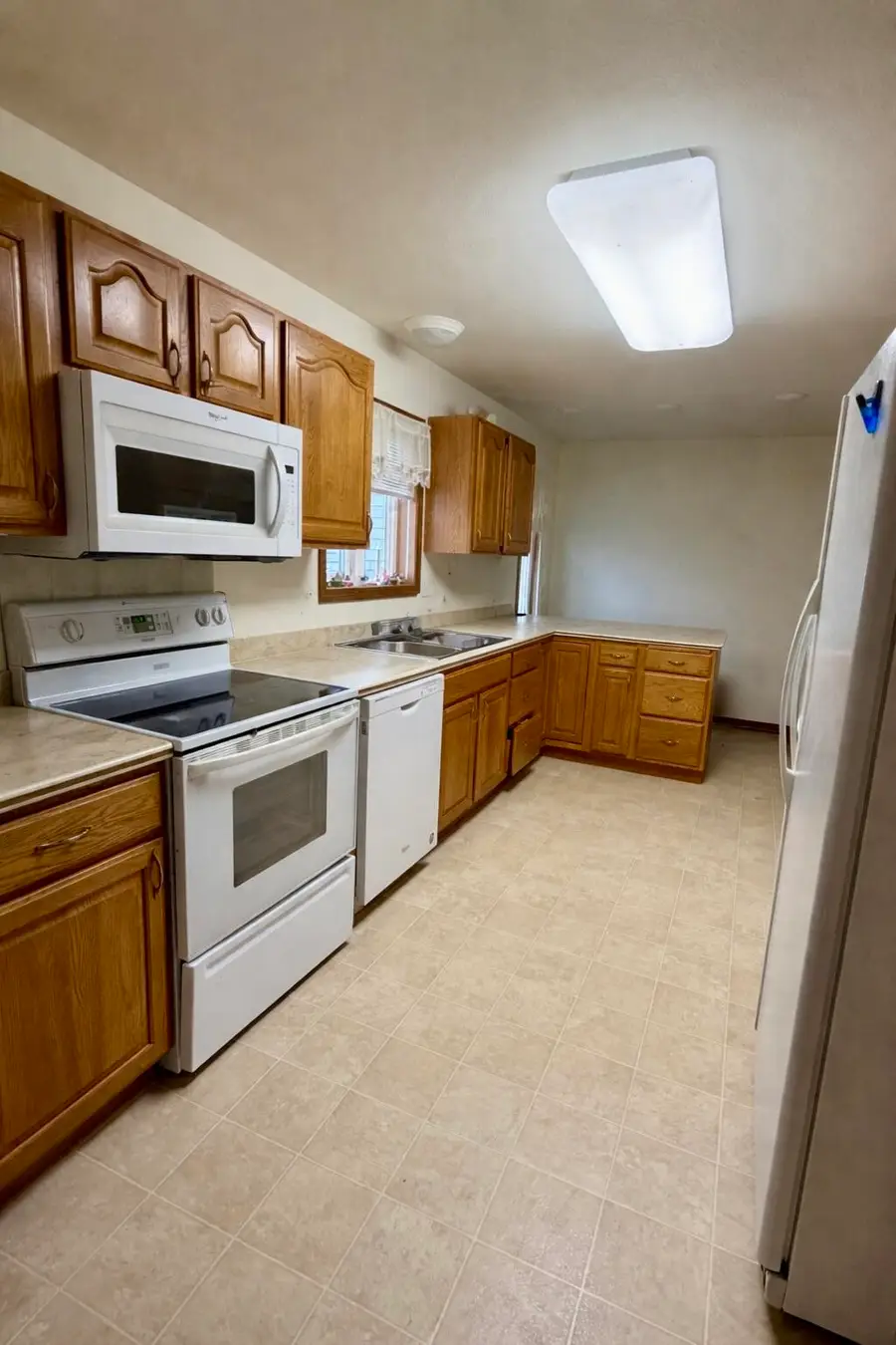 1511 Holiday Dr, Canton, SD 57013 - #3