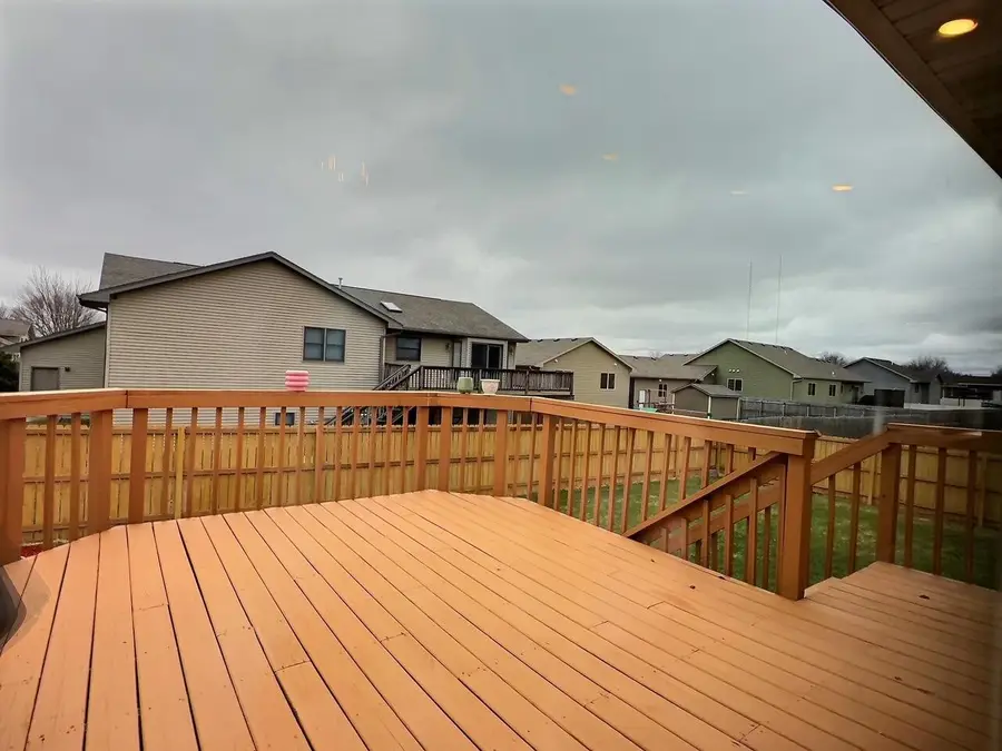 218 Charles St, Mitchell, SD 57301 - #3