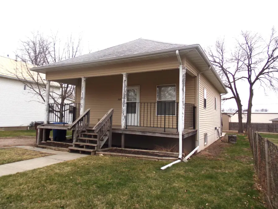 309 E 9th Ave, Mitchell, SD 57301 - #2