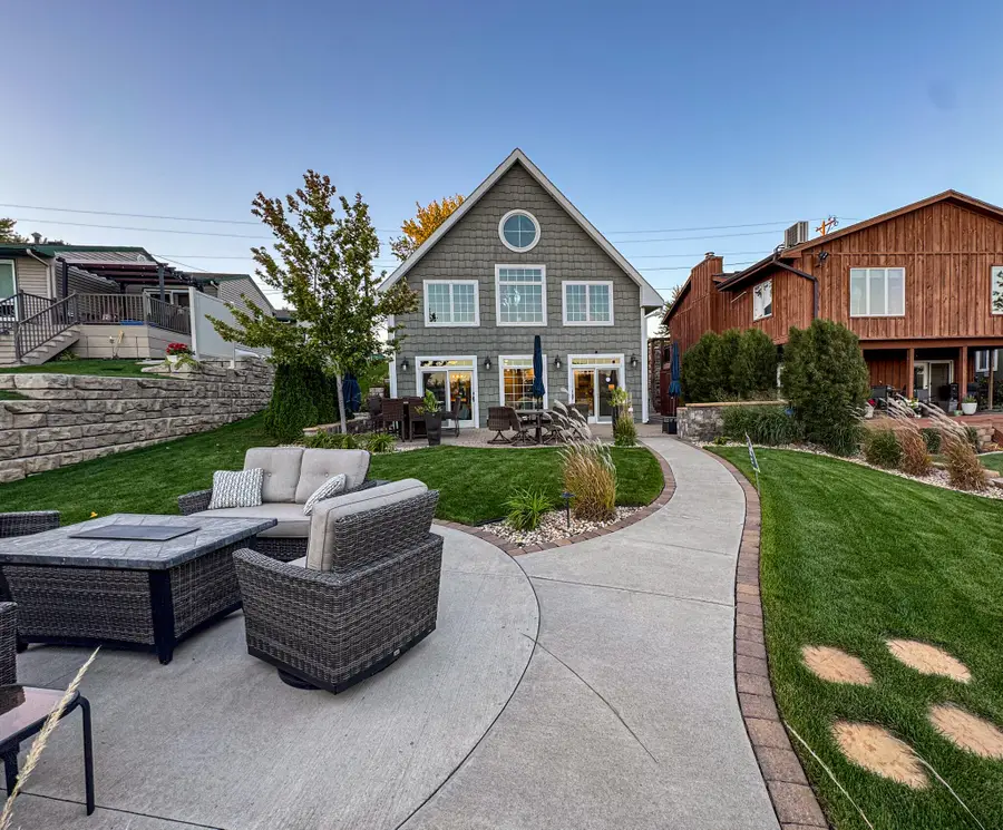 191 S Harmon Dr, Mitchell, SD 57301 - #3