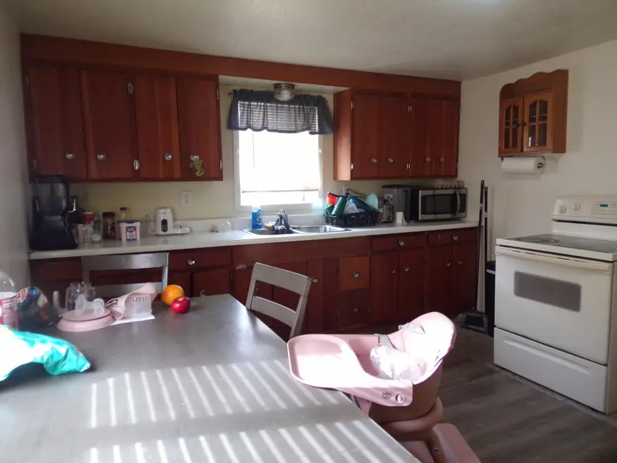 901 W 3rd Ave, Mitchell, SD 57301 - #3