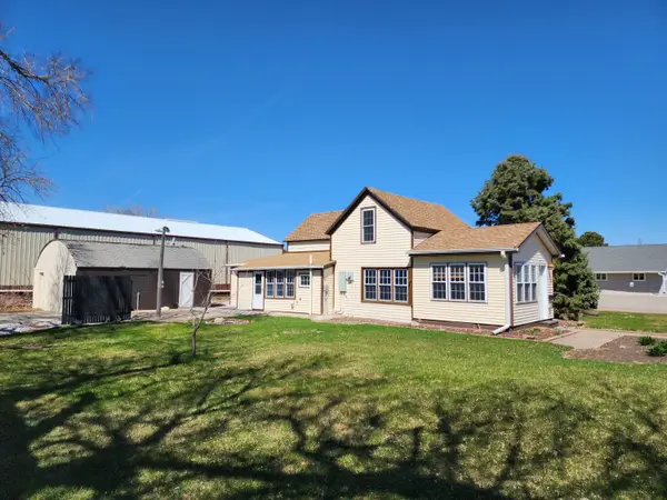 185 N Dakota Ave, Corsica, SD 57328