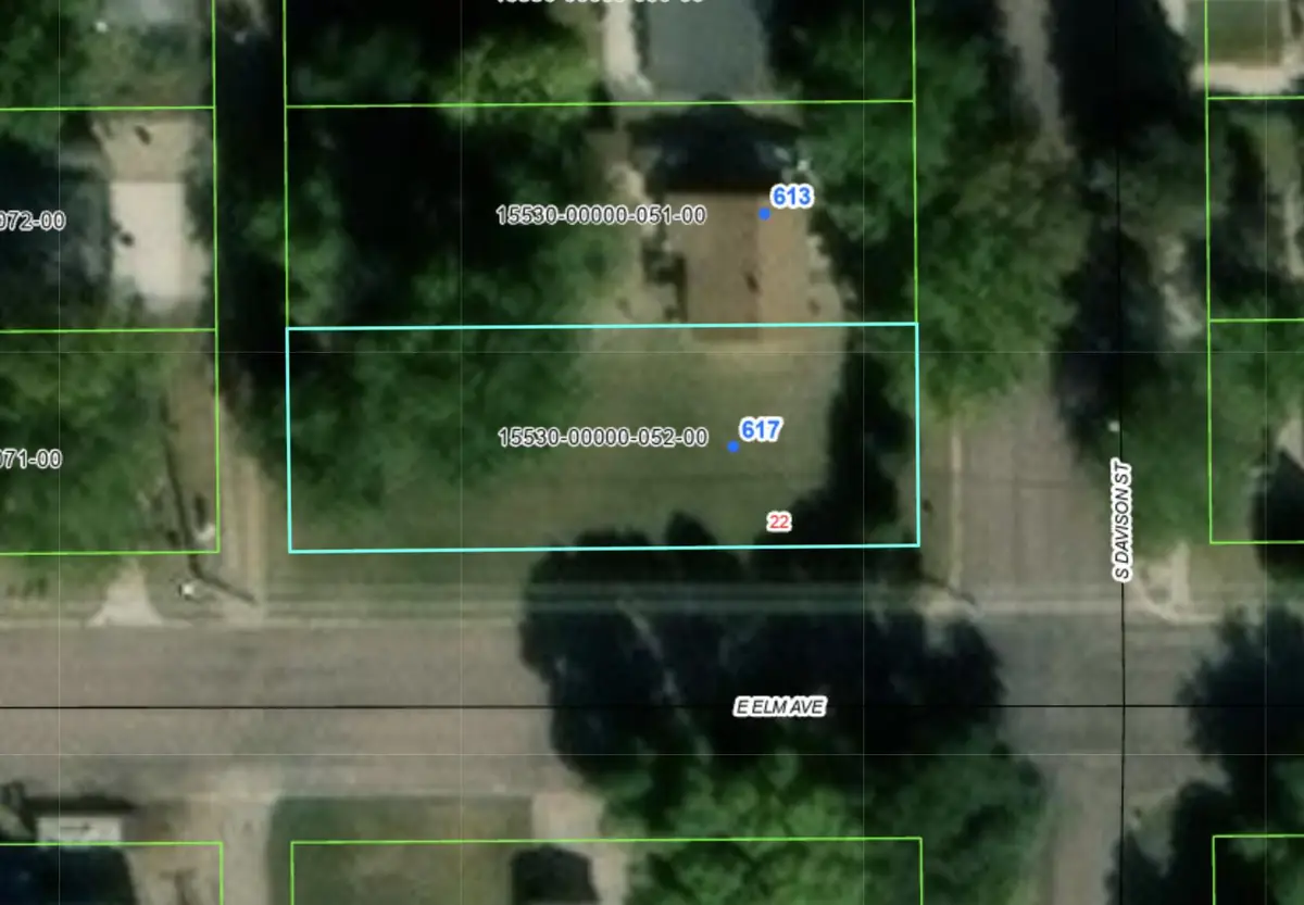 617 Davison St, Mitchell, SD 57301 - #1