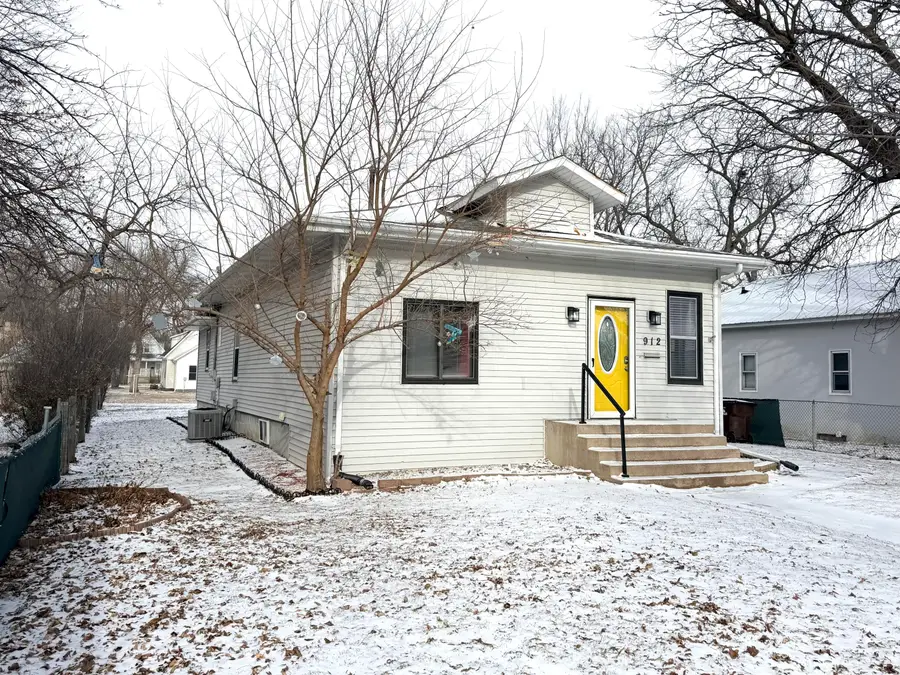 912 E 2nd Ave, Mitchell, SD 57301 - Image #3