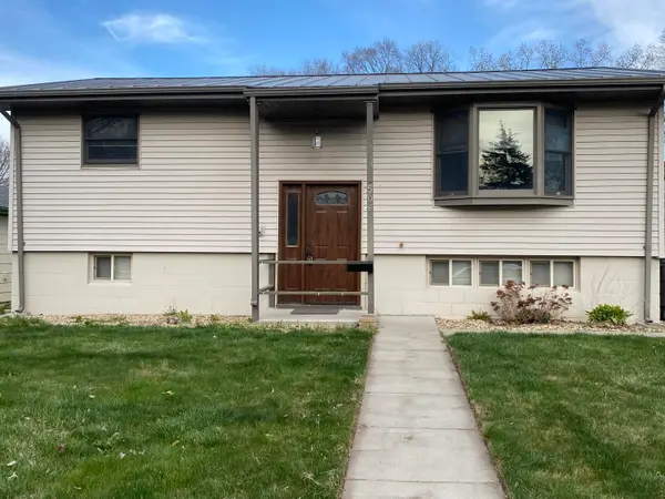 506 S Iowa St, Mitchell, SD 57301