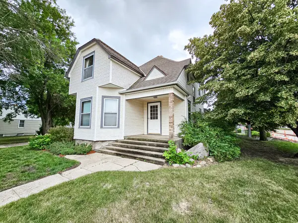 11 SE Grant Ave, Wagner, SD 57380