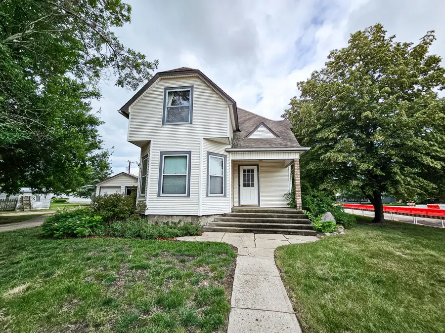 11 SE Grant Ave, Wagner, SD 57380 - #2