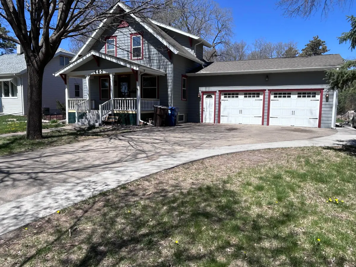 420 Mccabe St, Mitchell, SD 57301 - #1