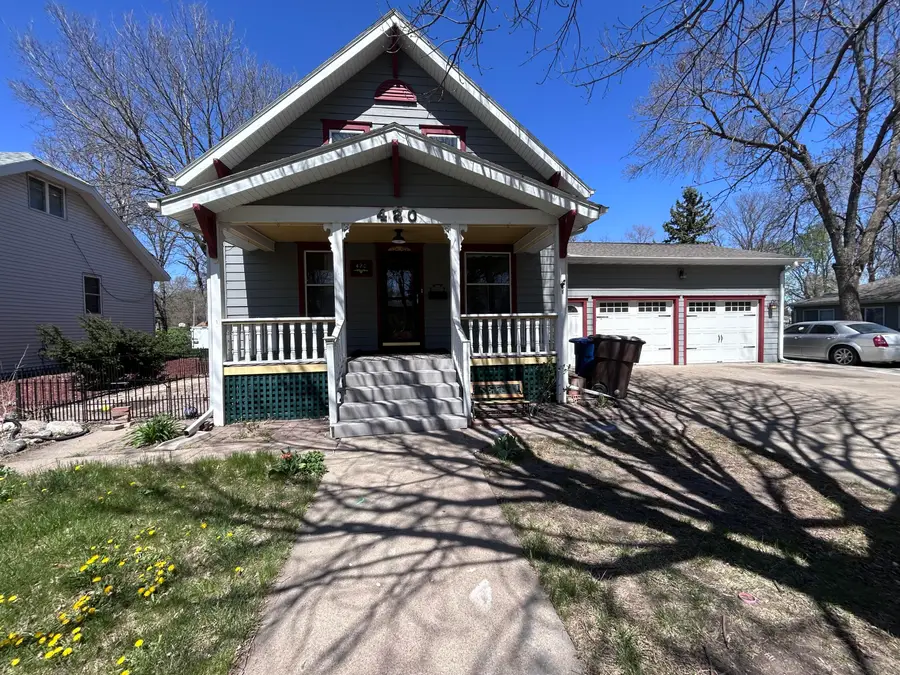 420 Mccabe St, Mitchell, SD 57301 - #3