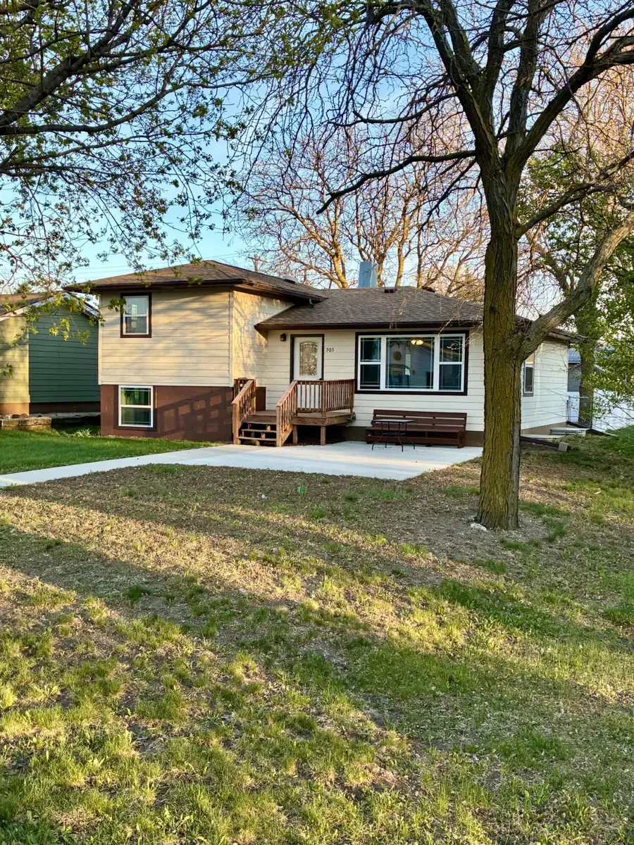 505 N 3rd Ave, Stickney, SD 57375 - #2