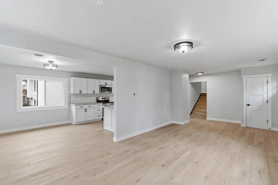 402 E 4th St, Hartford, SD 57033 - #3