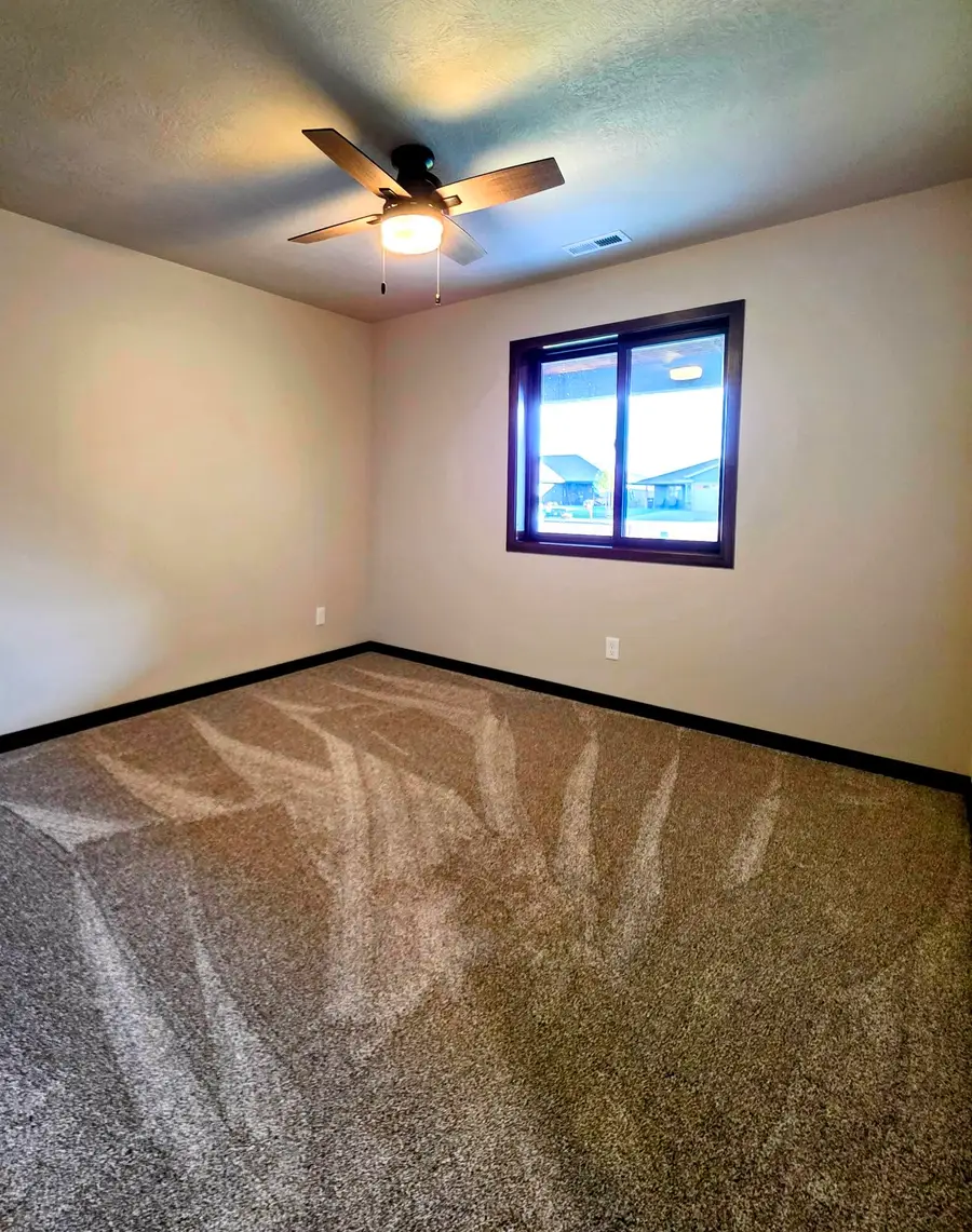 1508 W 20th Ave, Mitchell, SD 57301 - #3