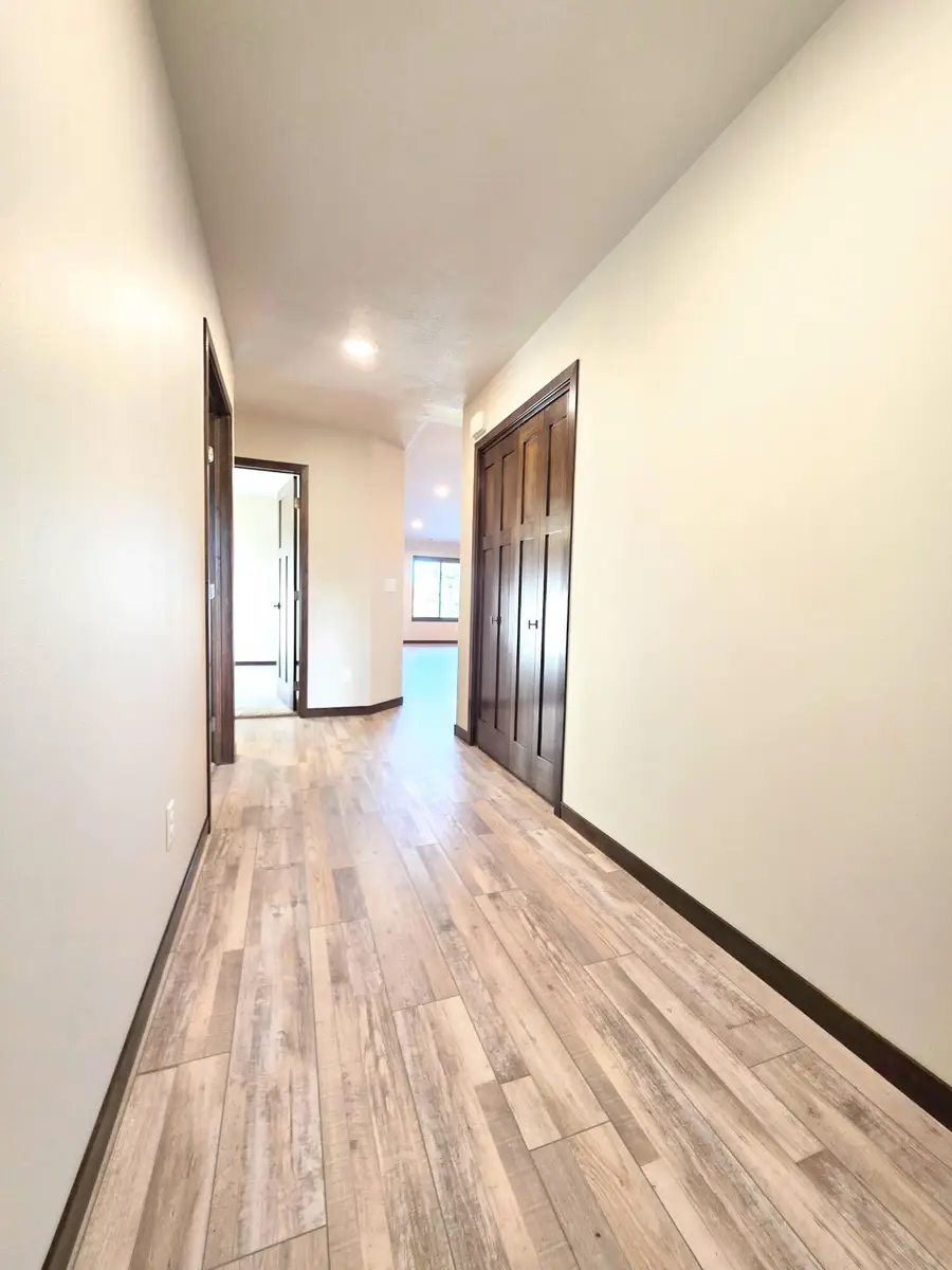 1510 W 20th Ave, Mitchell, SD 57301 - #2