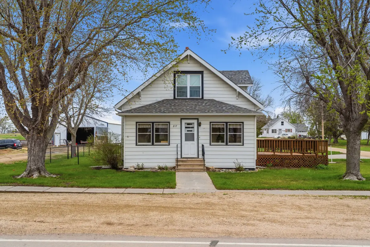 217 E Main St, New Holland, SD 57364 - #1