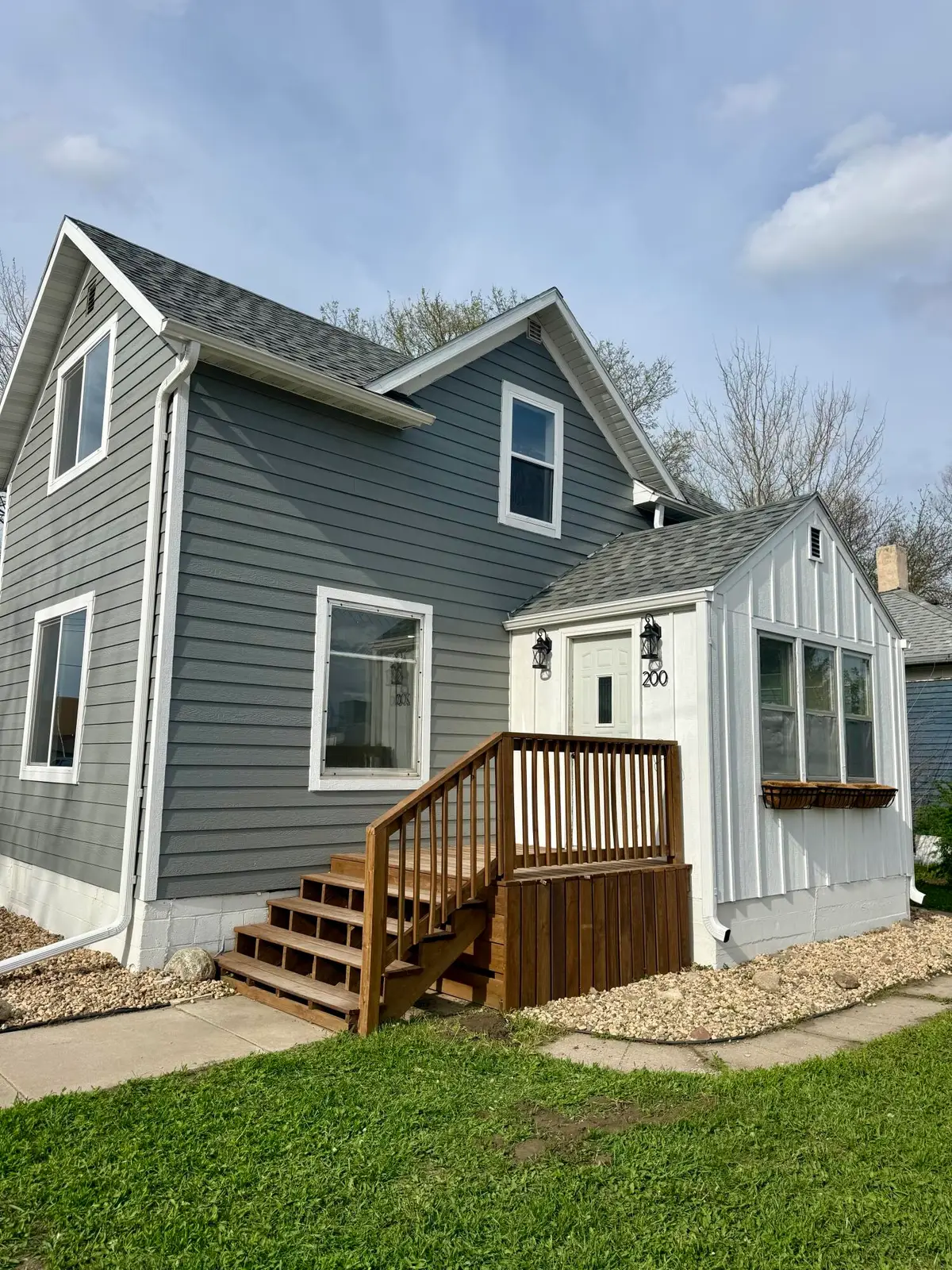 200 N 1st St, Parkston, SD 57366 - #1