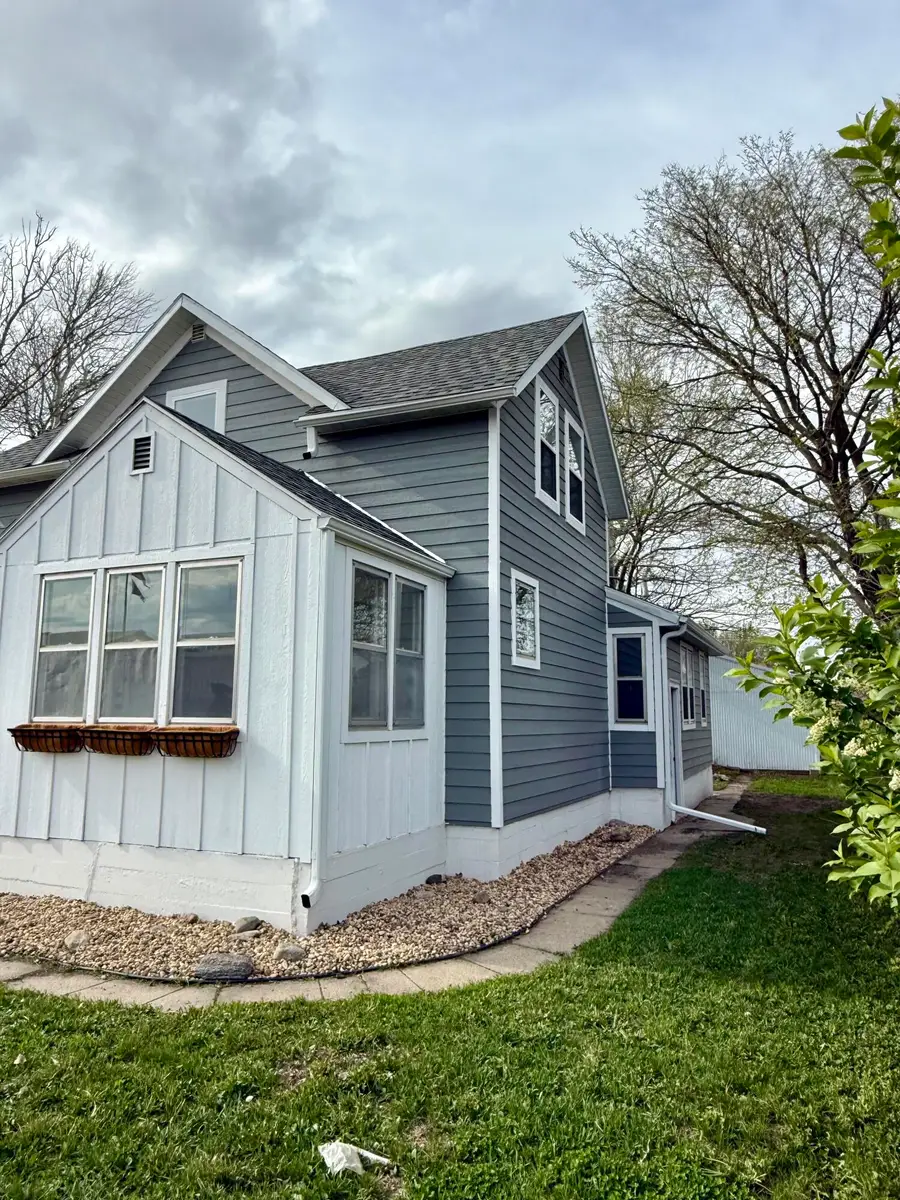 200 N 1st St, Parkston, SD 57366 - #3