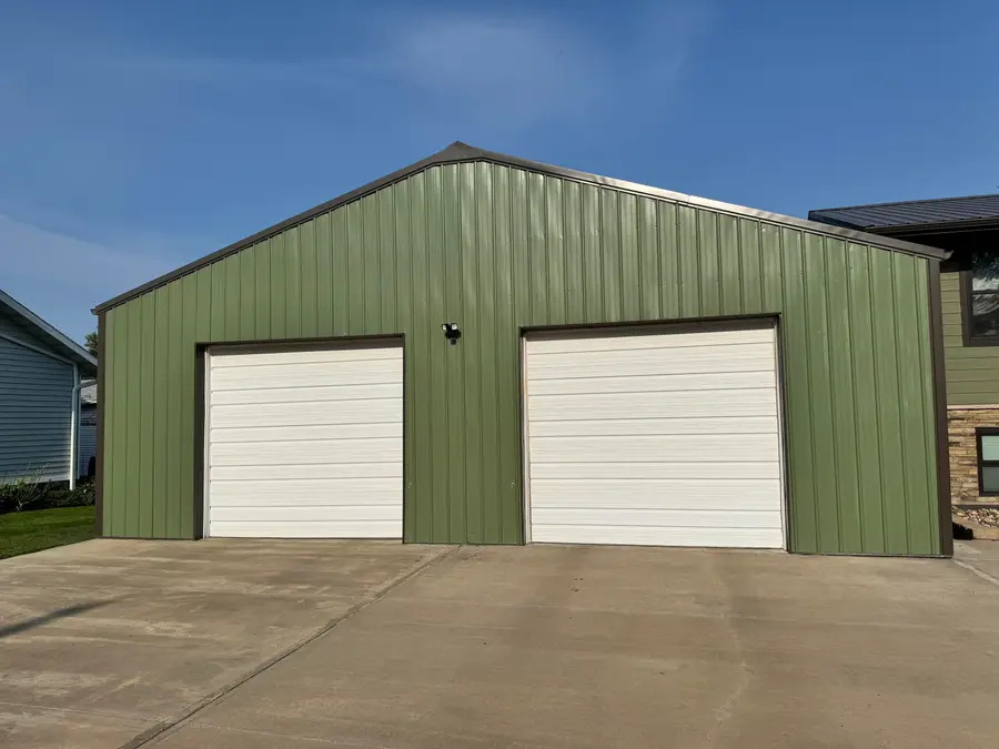 210 S Grace St, Chamberlain, SD 57325 - #2