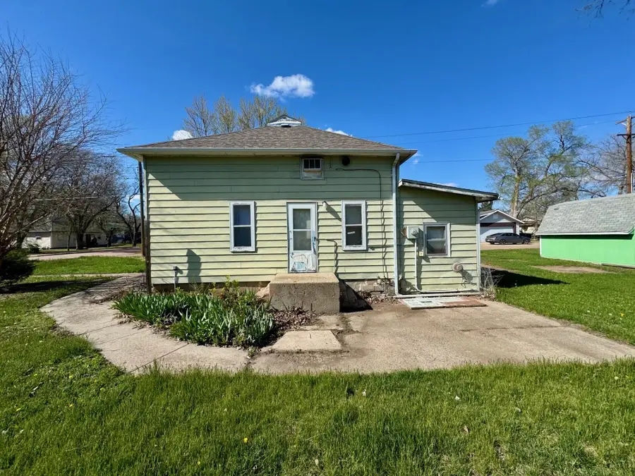 220 N 5th Ave, Lake Andes, SD 57356 - #3