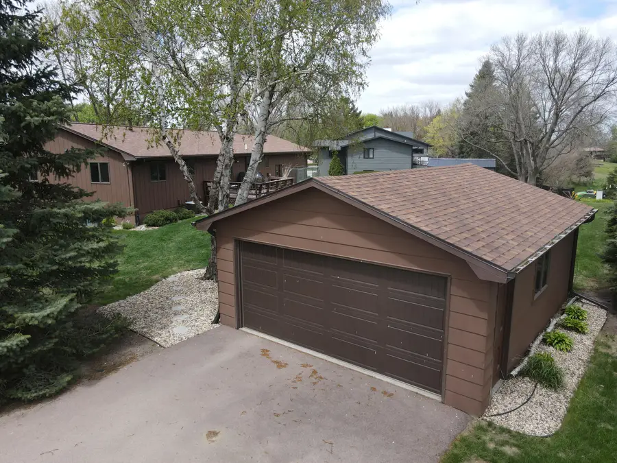 800 Firesteel Dr, Mitchell, SD 57301 - #2