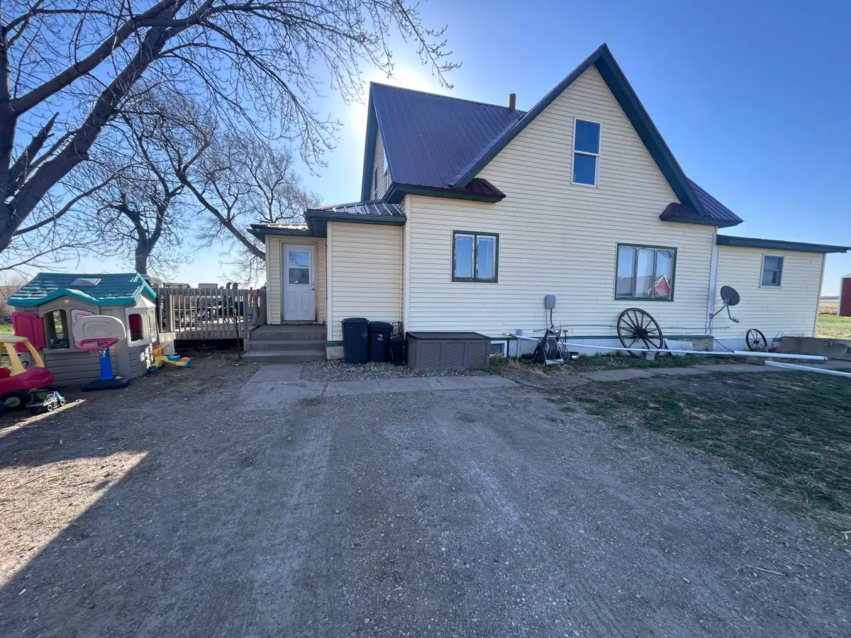39446 262nd St, Mount Vernon, SD 57363 - #1