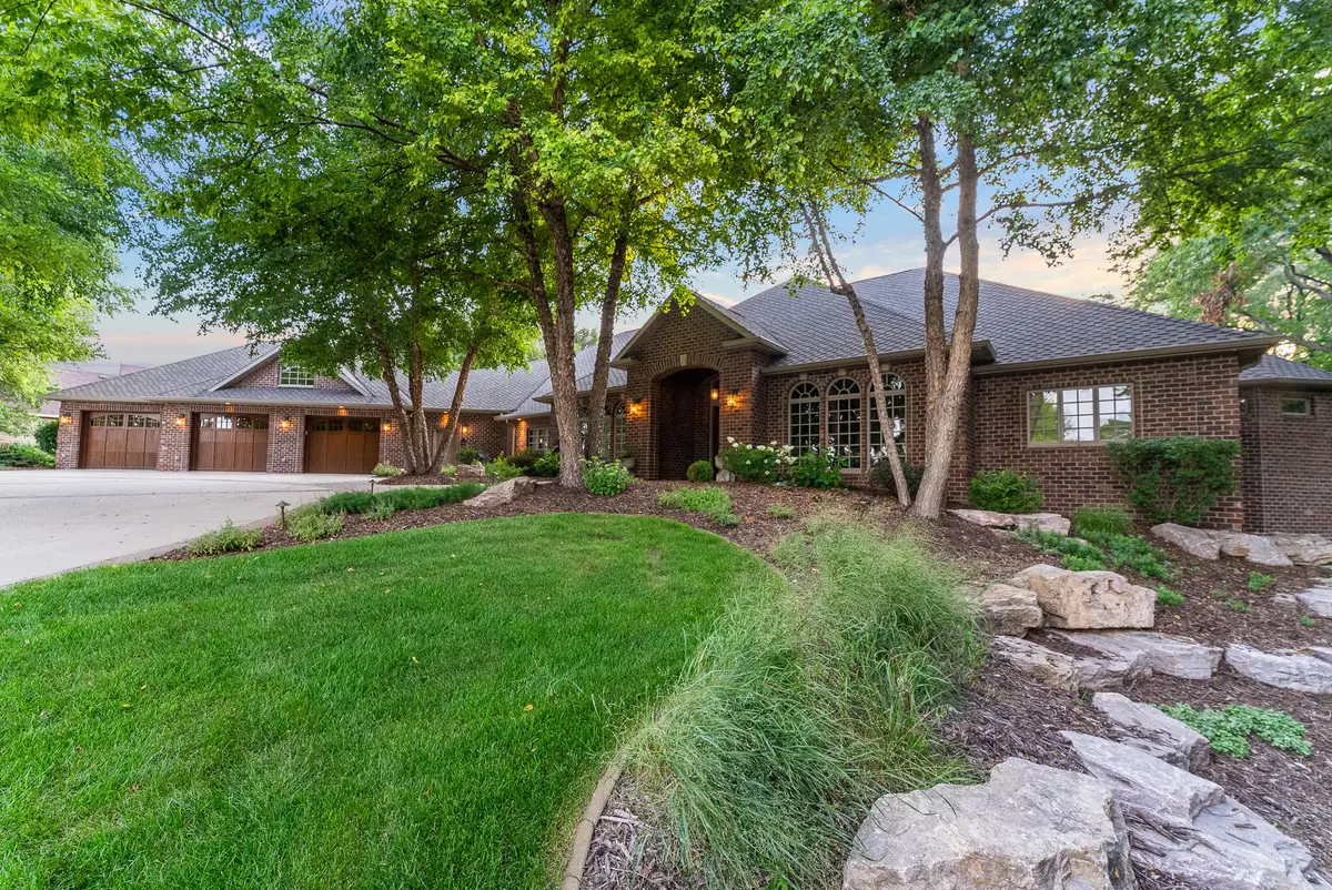 942 Kippes Cove, Mitchell, SD 57301 - #1